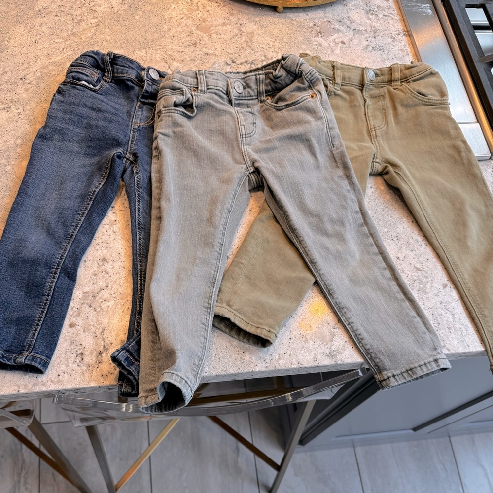Slim boy’s Zara toddlers Jeans size 2-3 years